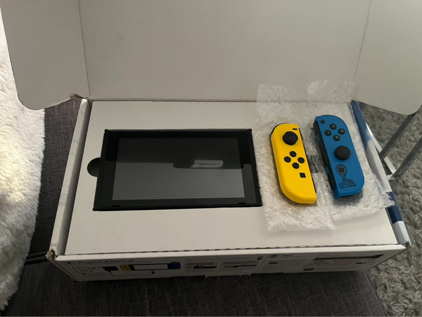 Nintendo Switch Console - Fortnite Edition - photo 2