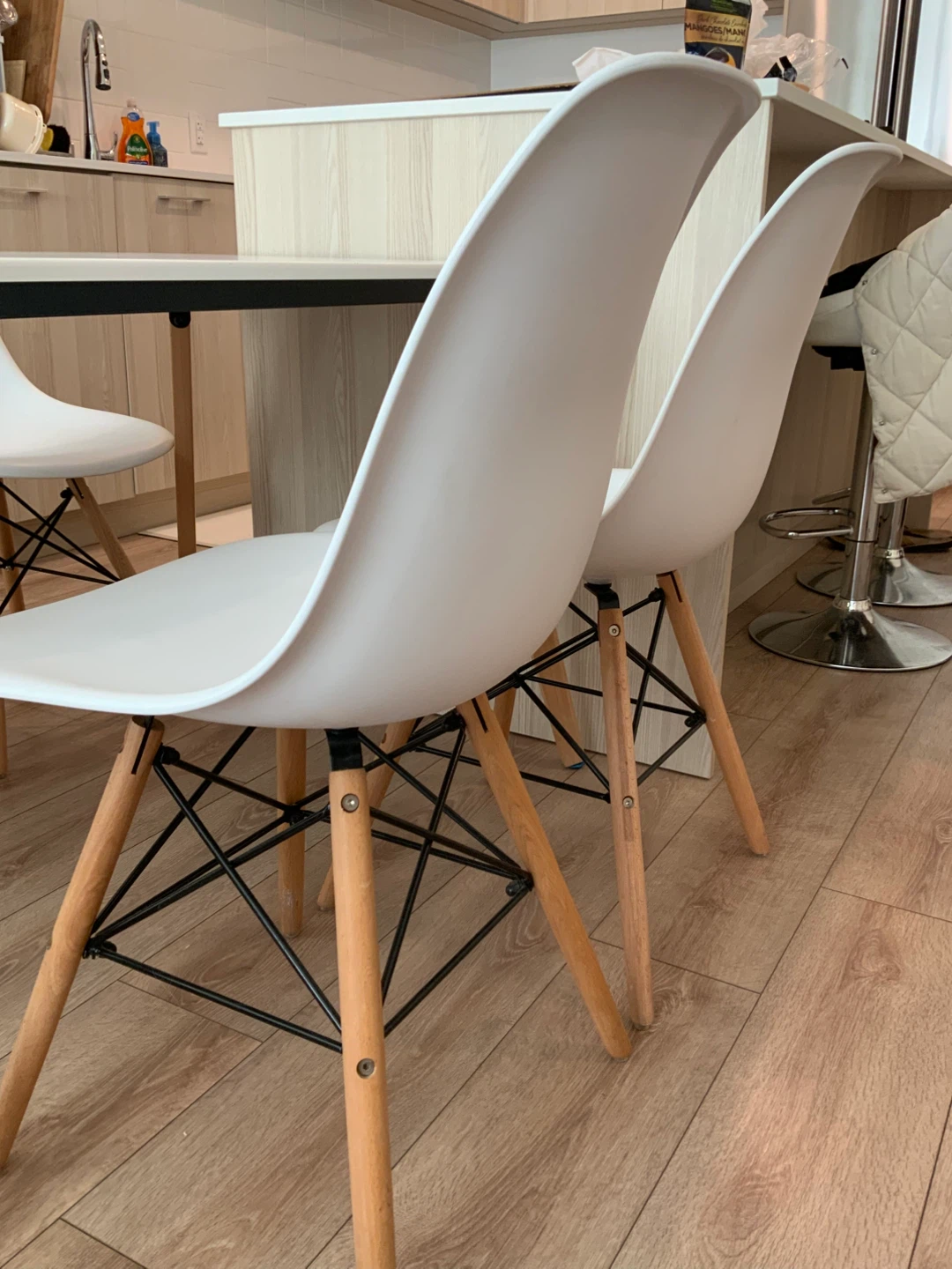 Set of 4 White Dining Chairs with Wood Legs - photo 5