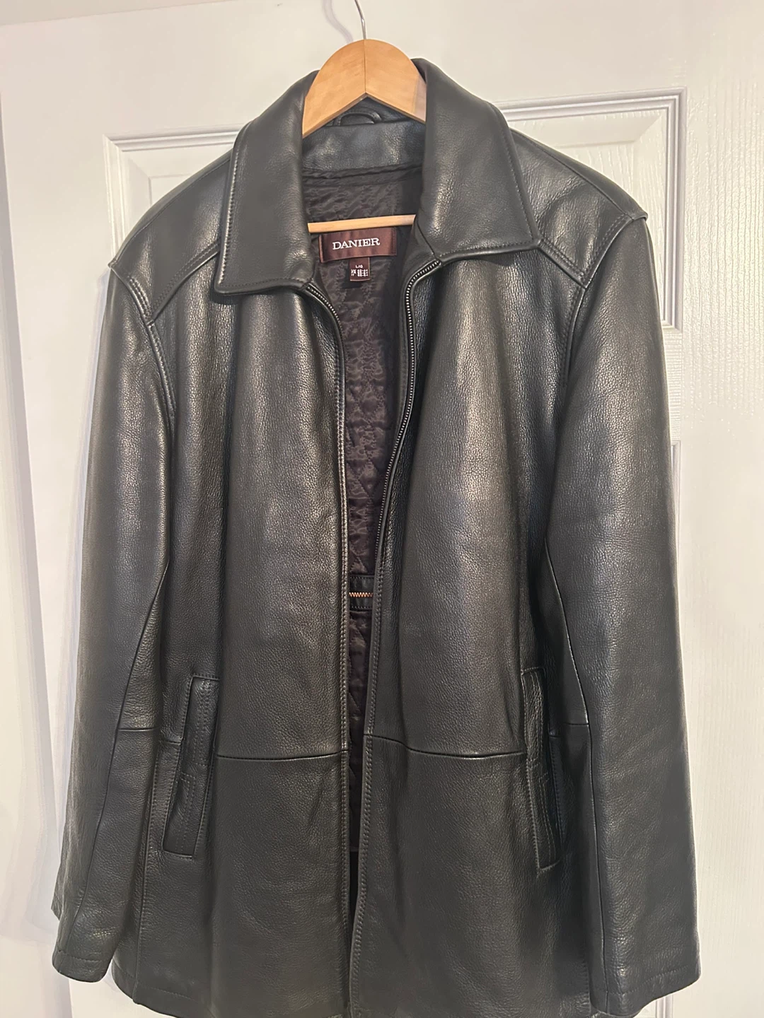 Danier Black Leather Jacket - Size L - photo 3