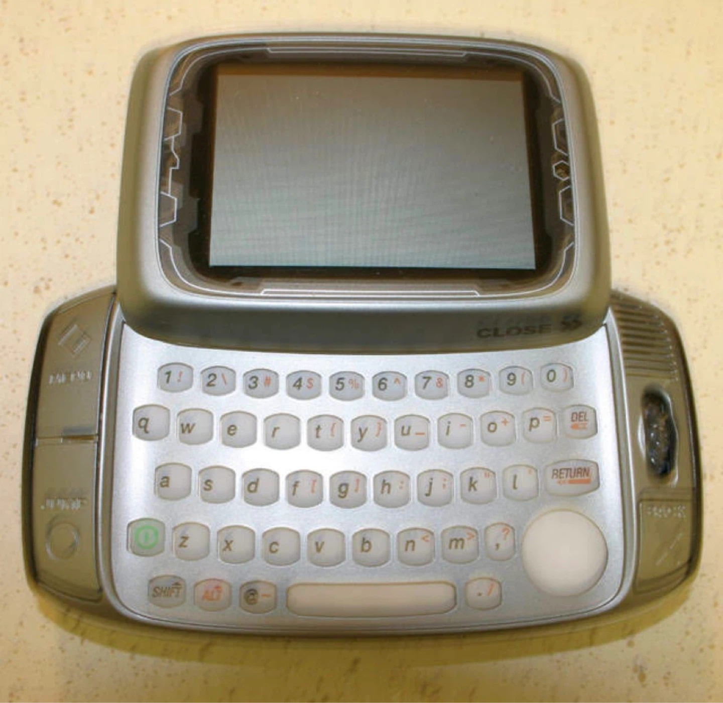 Silver QWERTY Keyboard PDA/Handheld Device