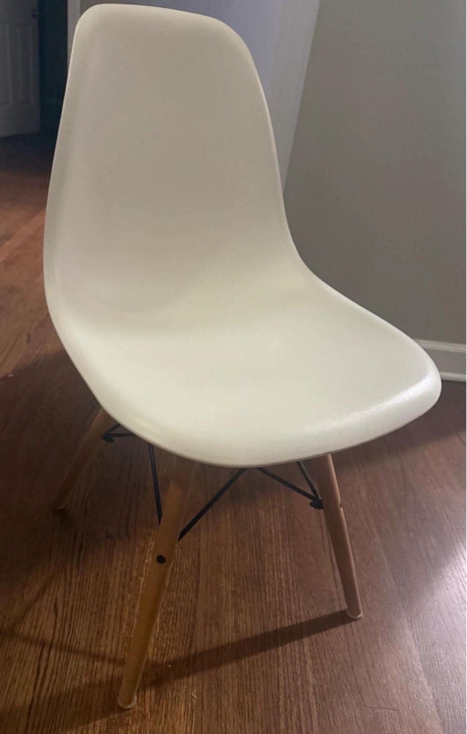 2 White Plastic Chair with Wood Legs - photo 2