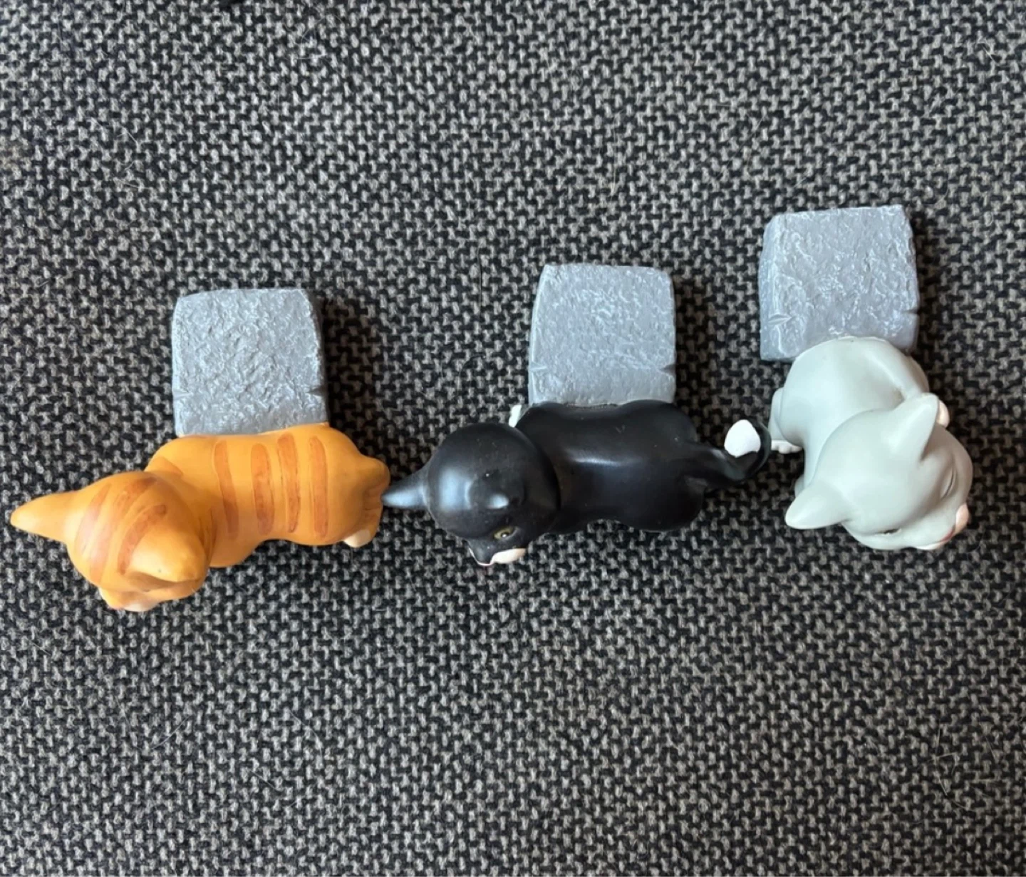 Set of 3 Cat Plant Pot Risers - photo 4