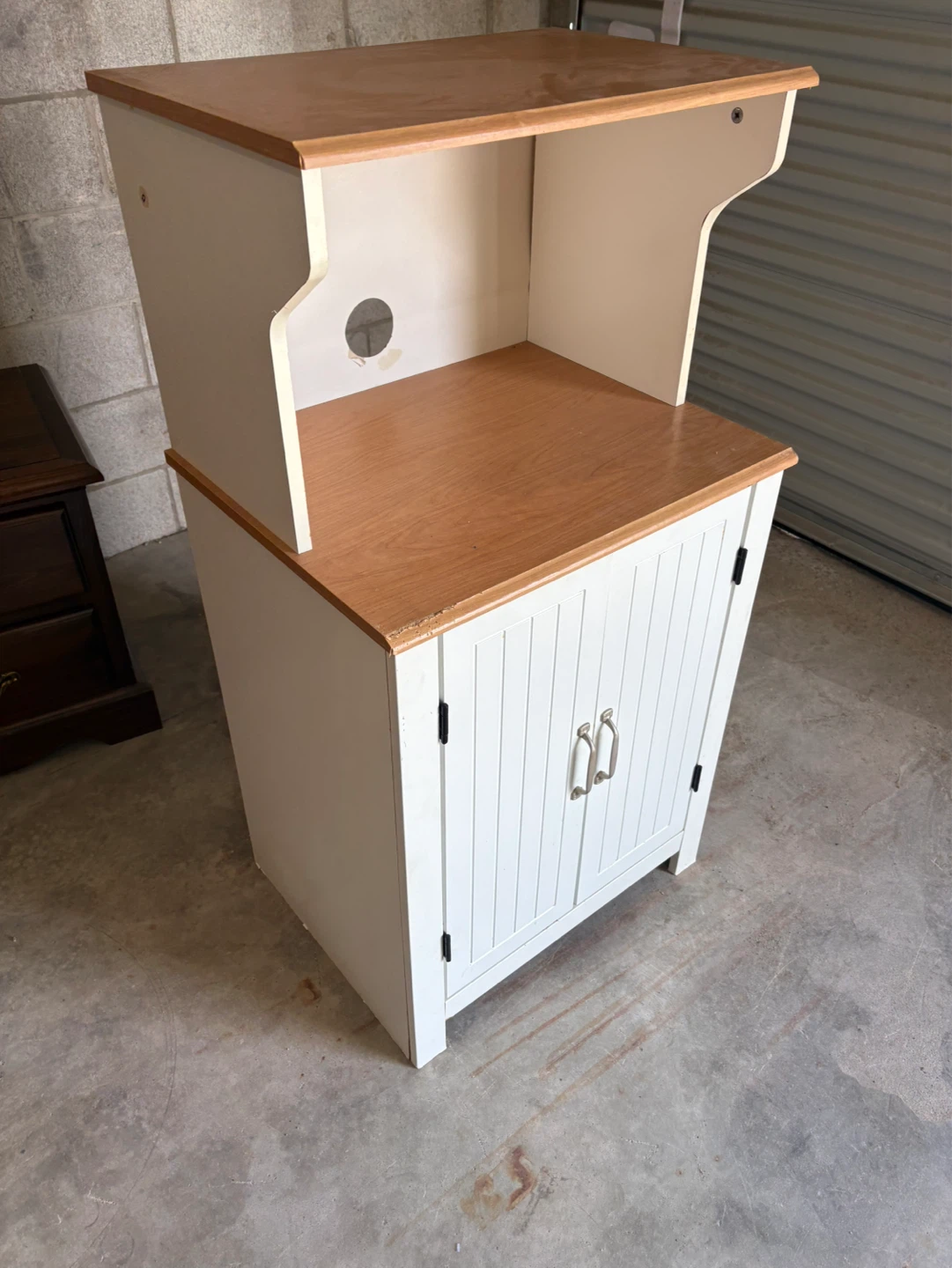 Free delivery used White and Wood Kitchen Microwave Cart - photo 4