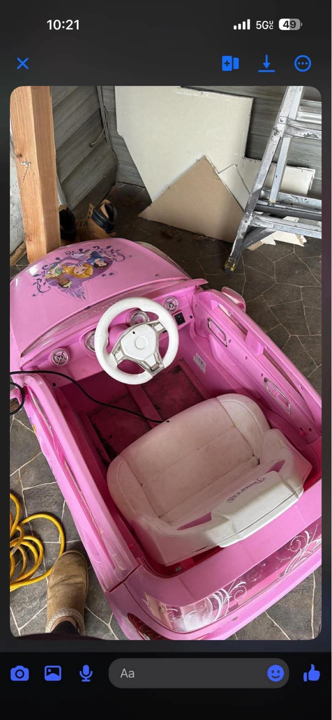 Disney Princess Mercedes Ride-On Car - photo 2