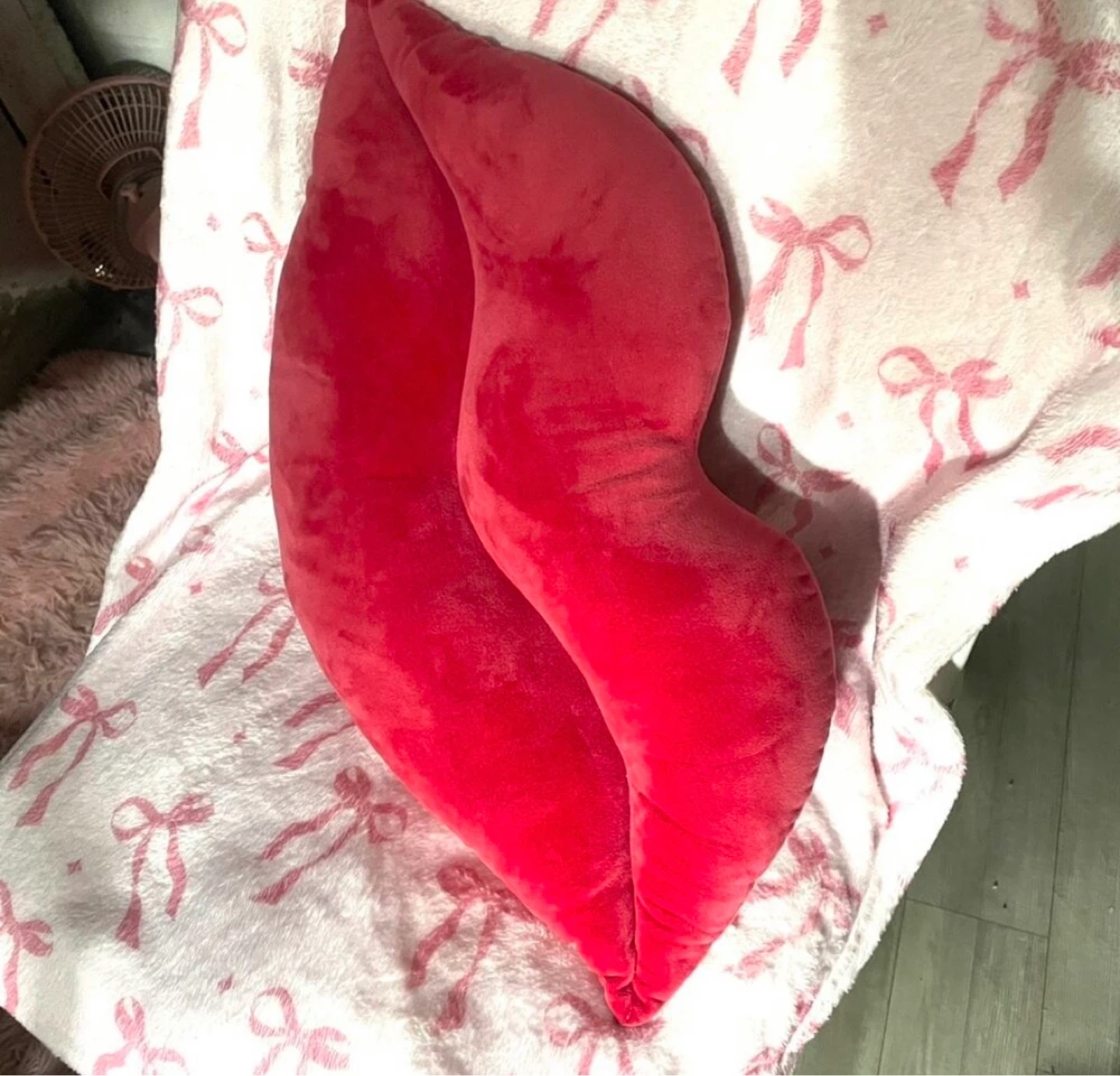 Lip Shaped Plush Pillow - photo 3