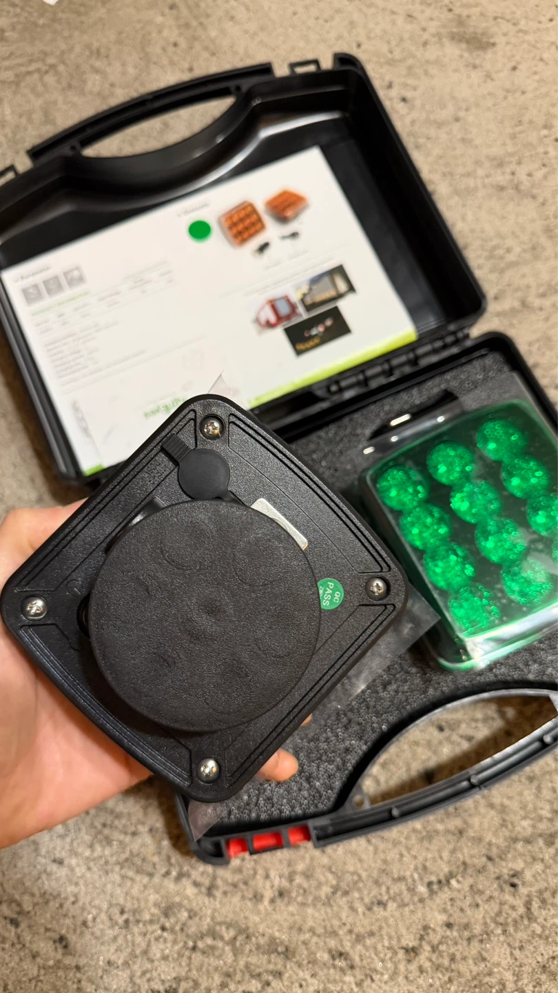 AgriEyes Magnetic Rechargeable Warning Light Kit - photo 3