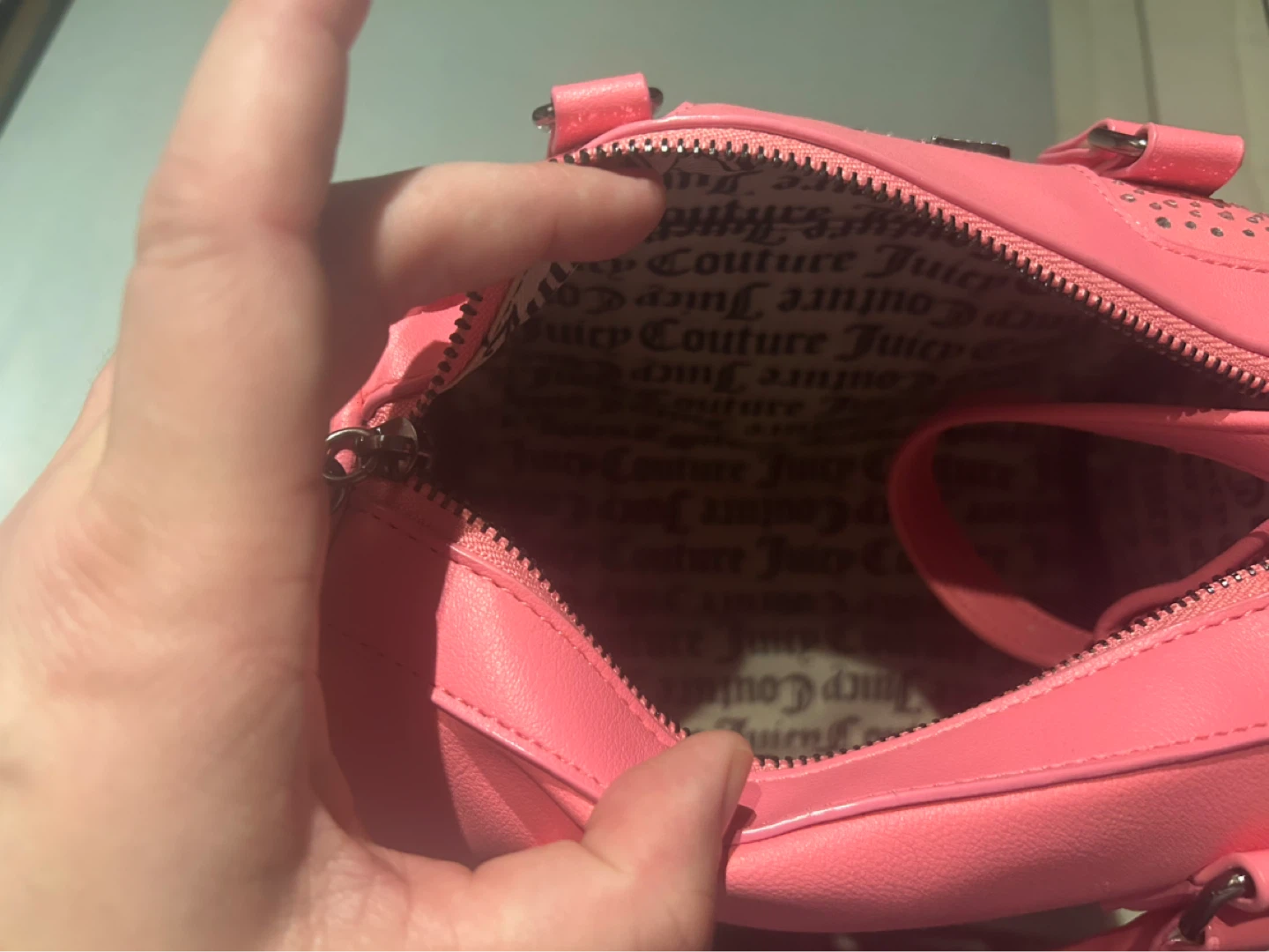 Juicy Couture Pink Barrel Bag with Rhinestones - photo 3