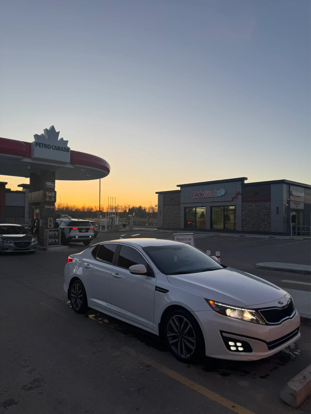 White Kia Optima