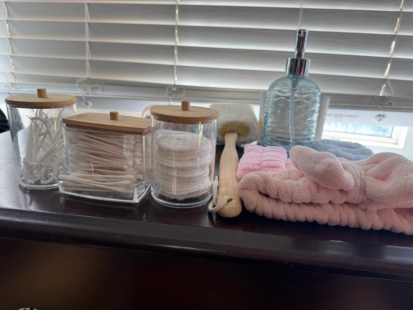 Bathroom Essentials Set - photo 2