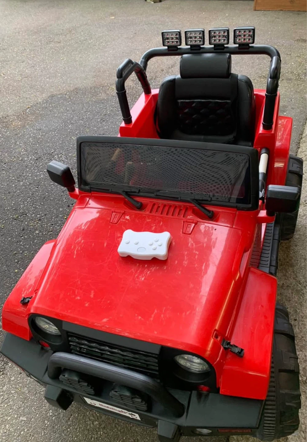 Kids Ride-On remote control, 12V Electric Toy Car - Red