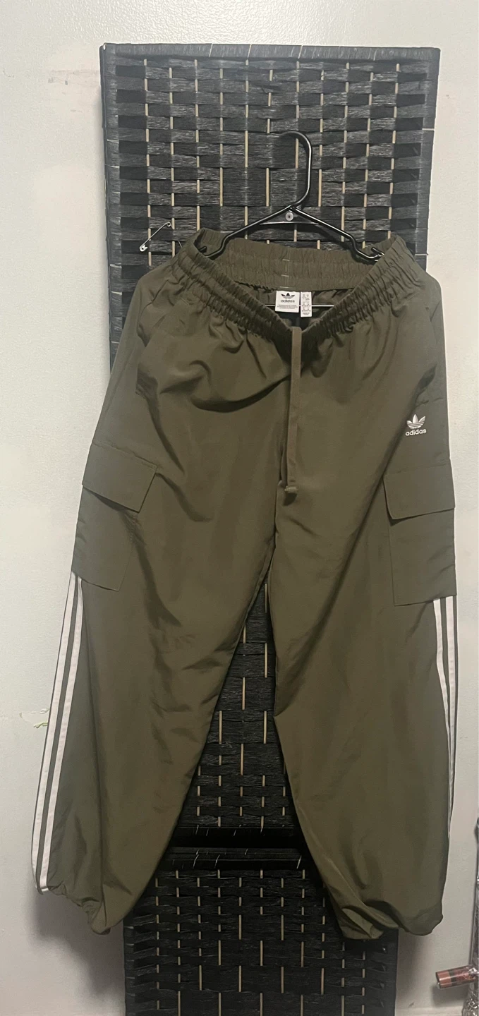 Adidas Cargo Pants - Olive Green size M