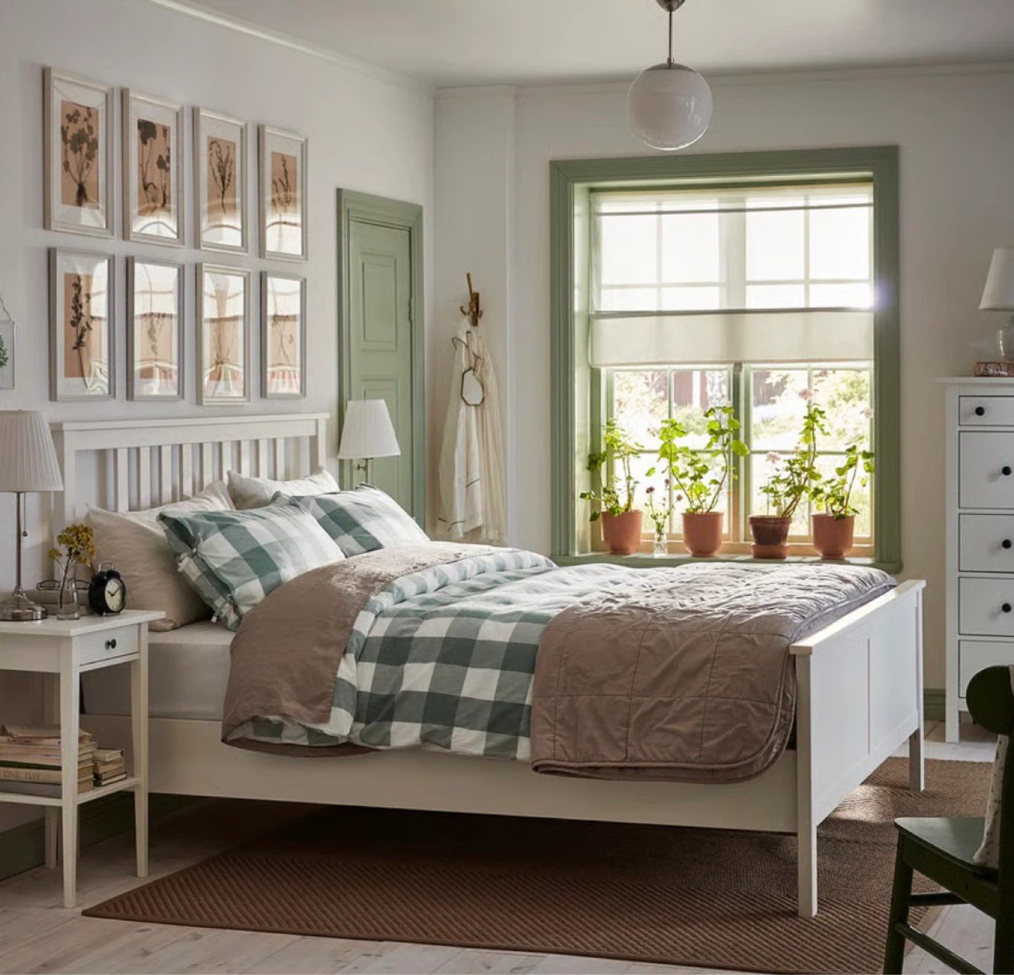 White Ikea Double Bed (Model: Hemnes) + Mattress - photo 5