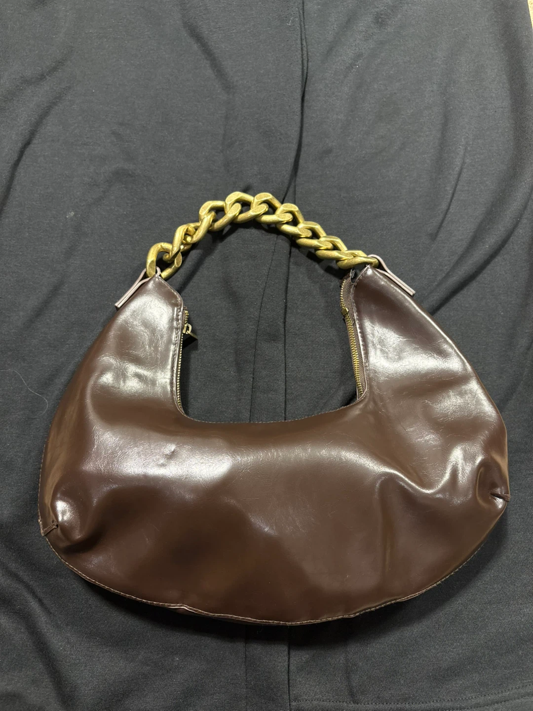 Brown Shoulder Bag with Chunky Gold Chain - photo 4