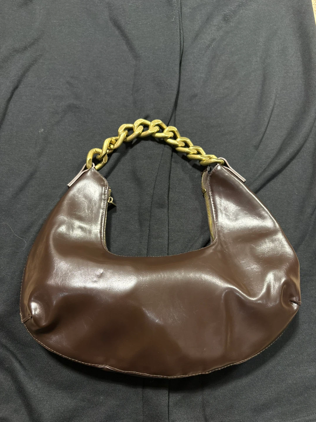 Brown Shoulder Bag with Chunky Gold Chain - photo 5