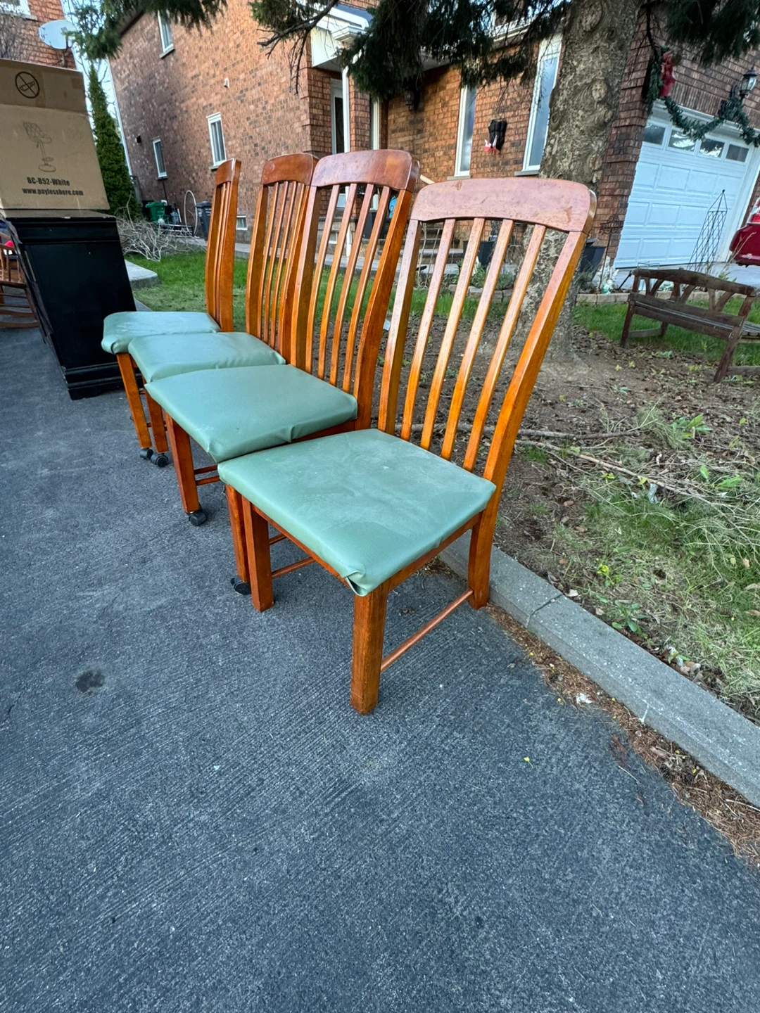 Set of 4 Wooden Dining Chairs - photo 3