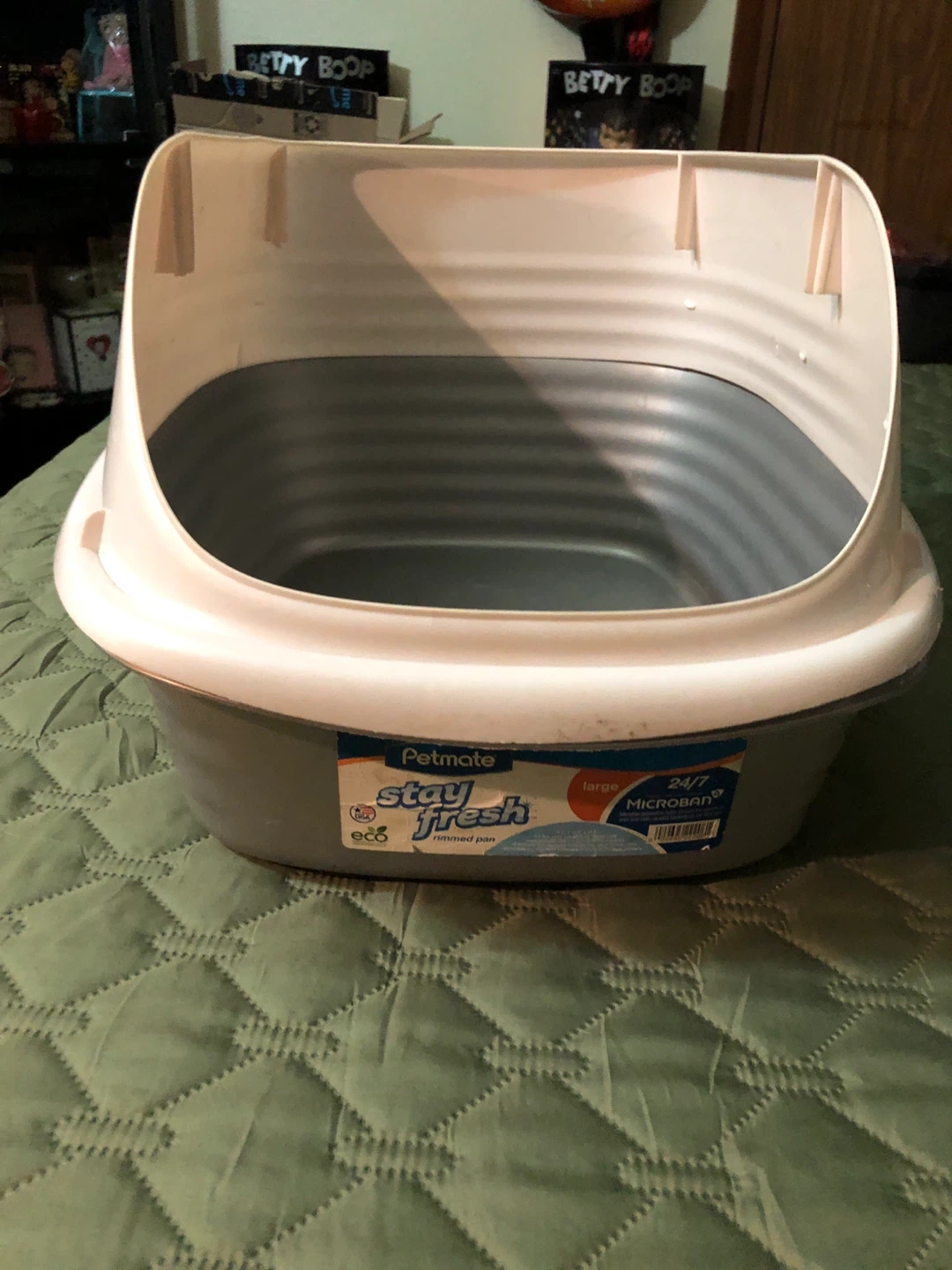 Petmate Stay Fresh Large Rimmed Litter Pan