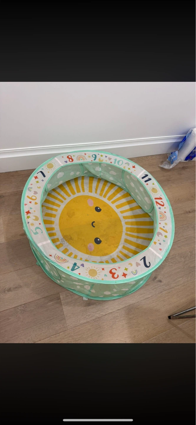 Pop-Up Play Tent with Sun Design
