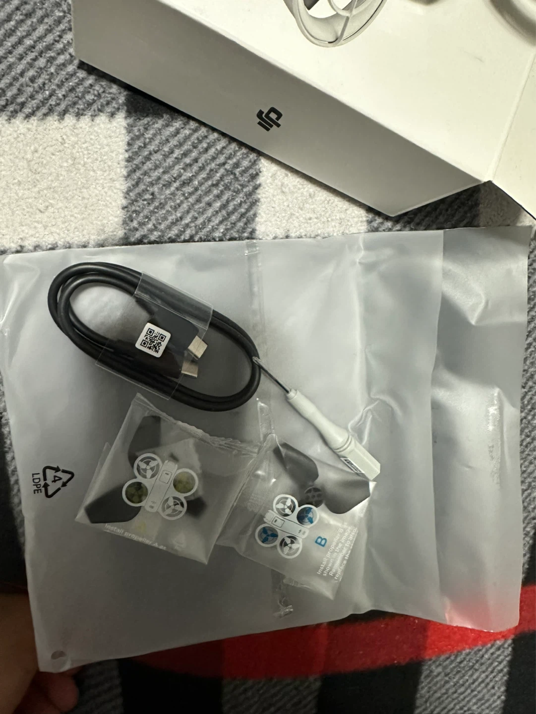 DJI Neo Drone with Accessories - photo 3
