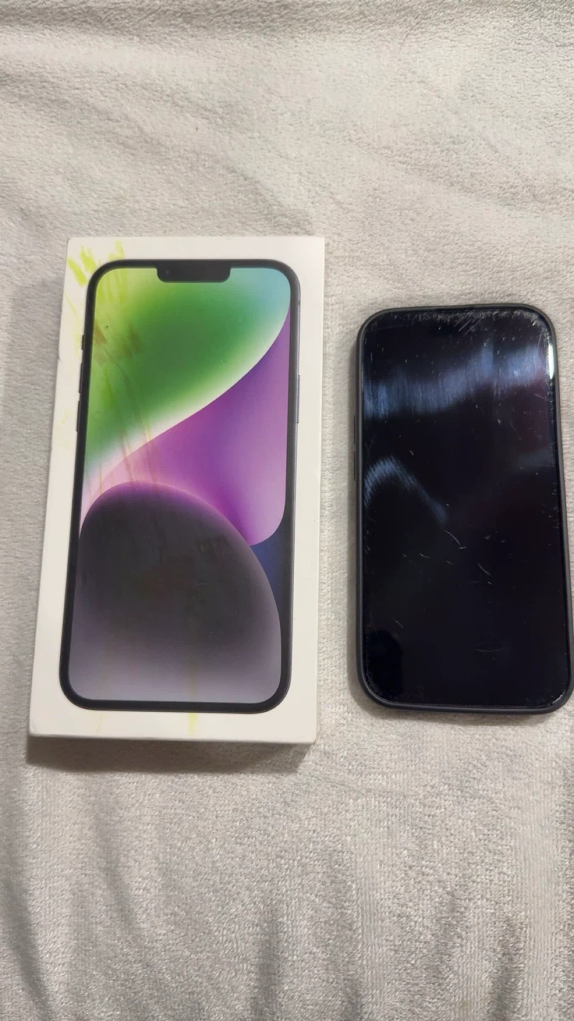 iPhone 15 + accessories OBO - photo 5