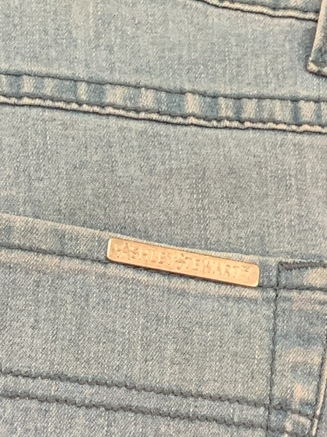 Ashley Stewart Women's Light Wash Denim Jeans Size 18W - photo 4