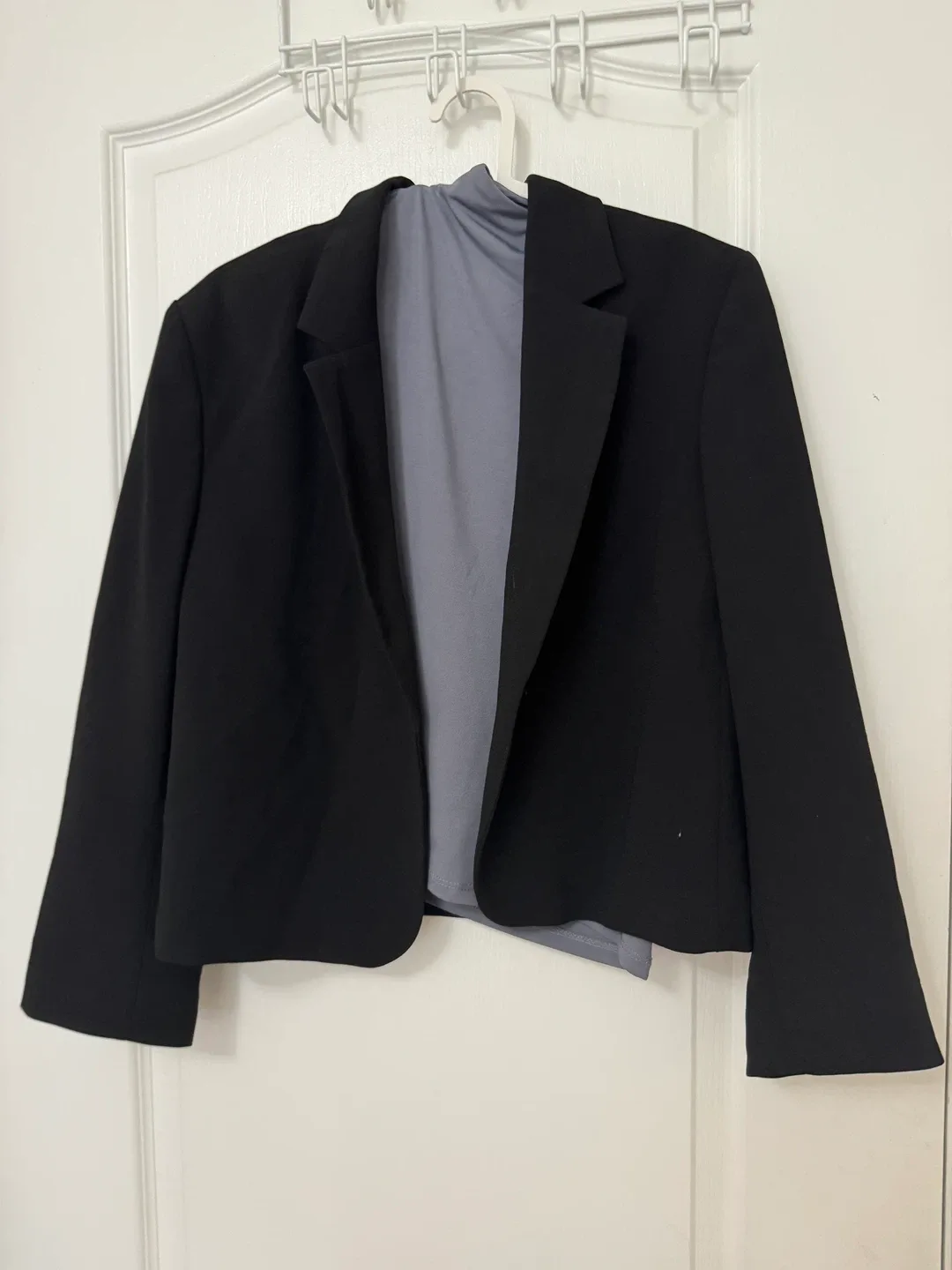 H&M Black Cropped Blazer - Medium
