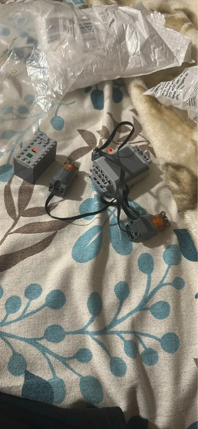 LEGO Technic Power Functions IR Receiver & Motors - photo 4