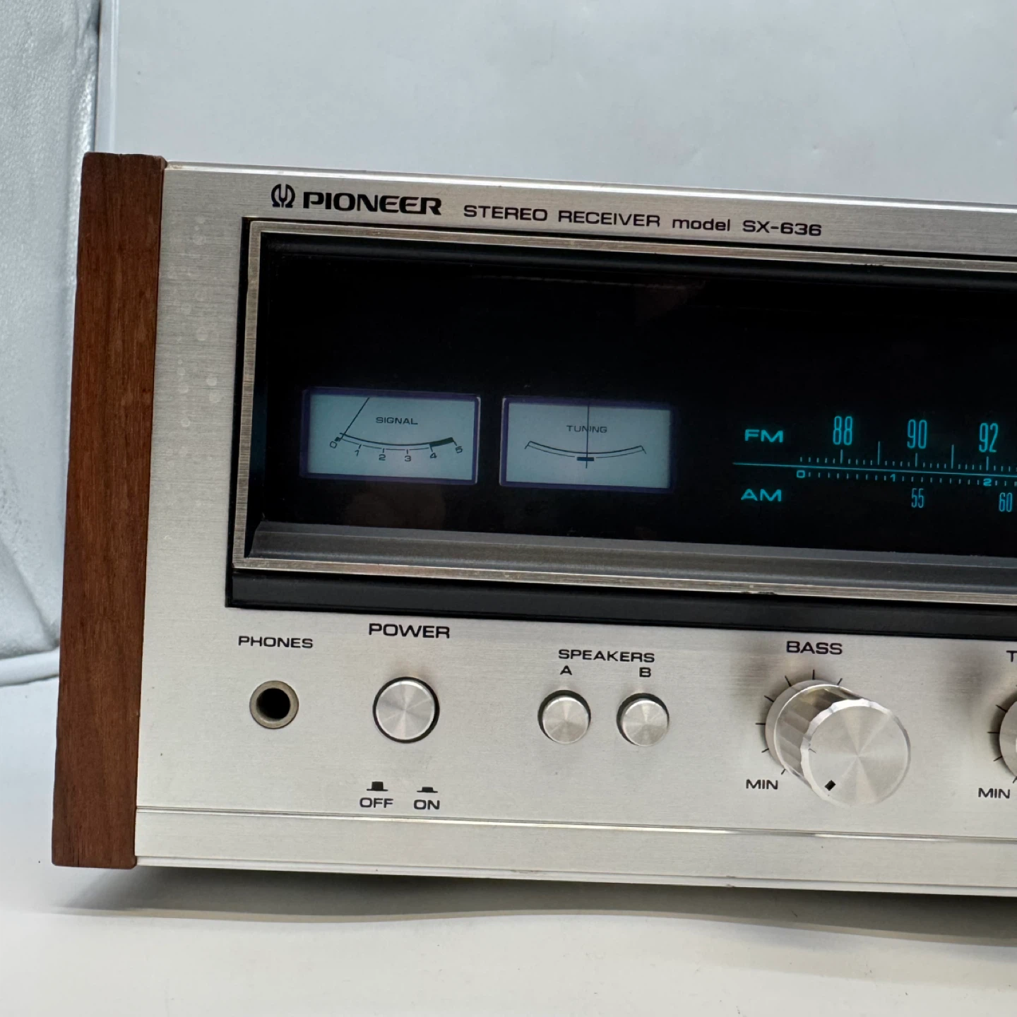 Vintage 1970s Pioneer SX-636 Stereo Receiver AM/FM Receiver - photo 2