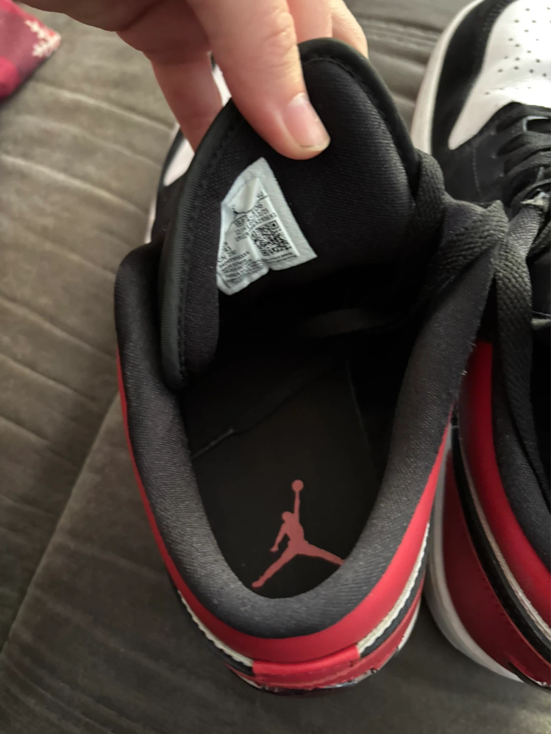 Air Jordan 1 Low SE “Black Toe” (2025) - photo 2