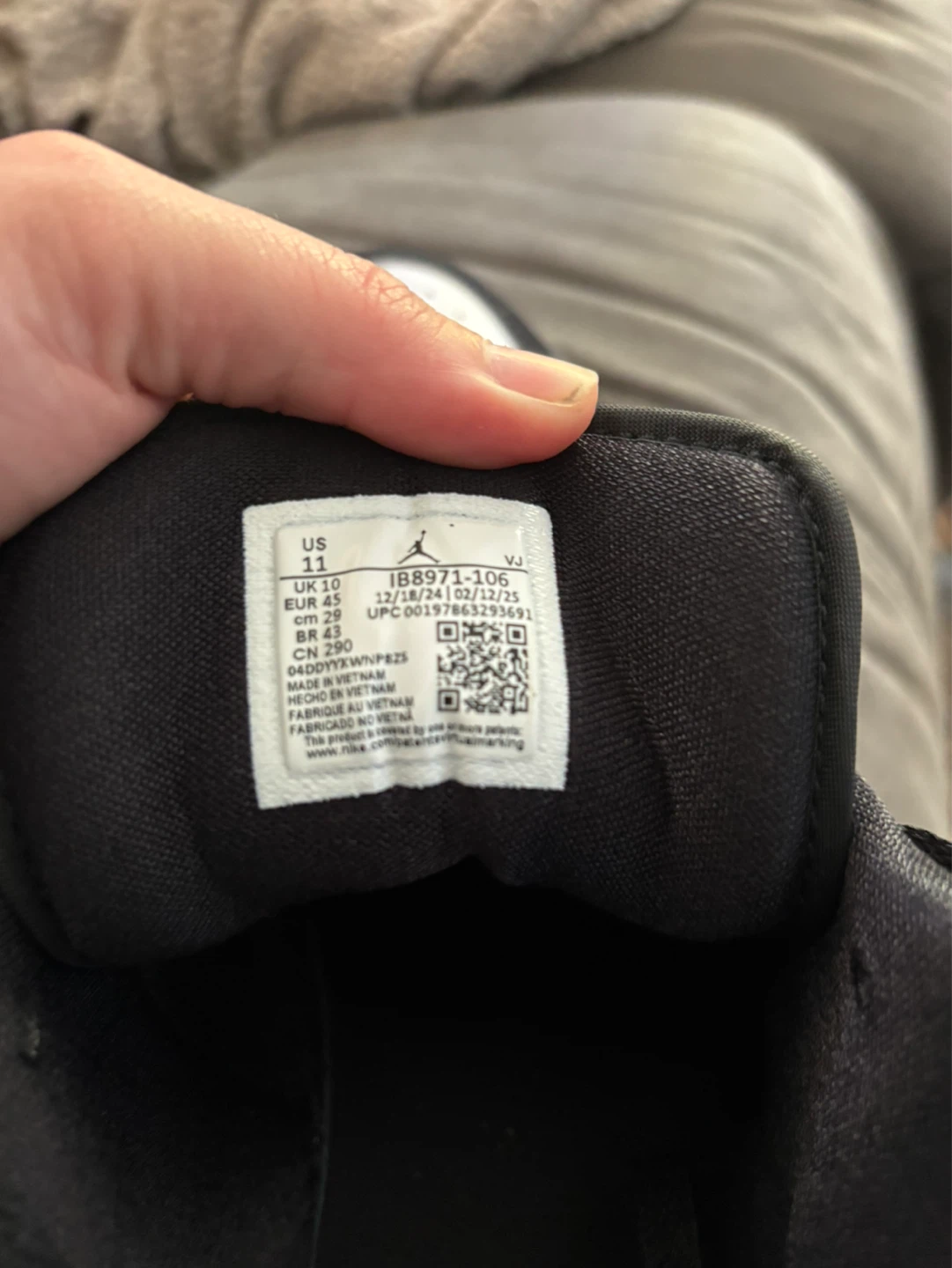 Air Jordan 1 Low SE “Black Toe” (2025) - photo 3