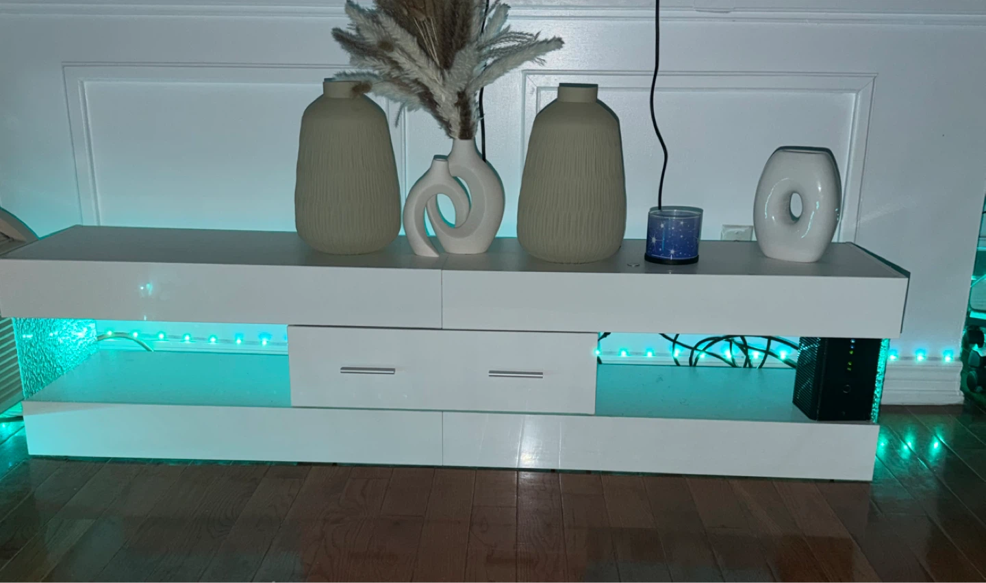 TV Stand - photo 2