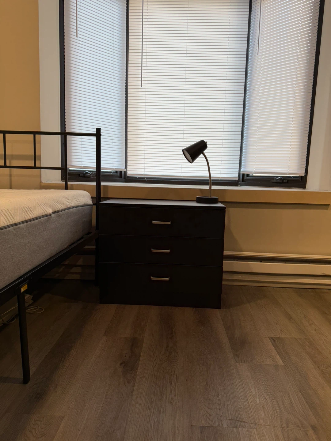 Just 45$ ! Moving Out Offer: Bed Frame (full size)