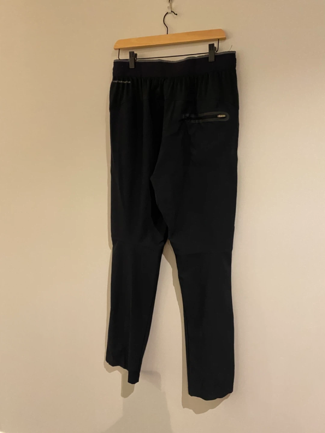 Under Armour Black Athletic Pants - photo 2