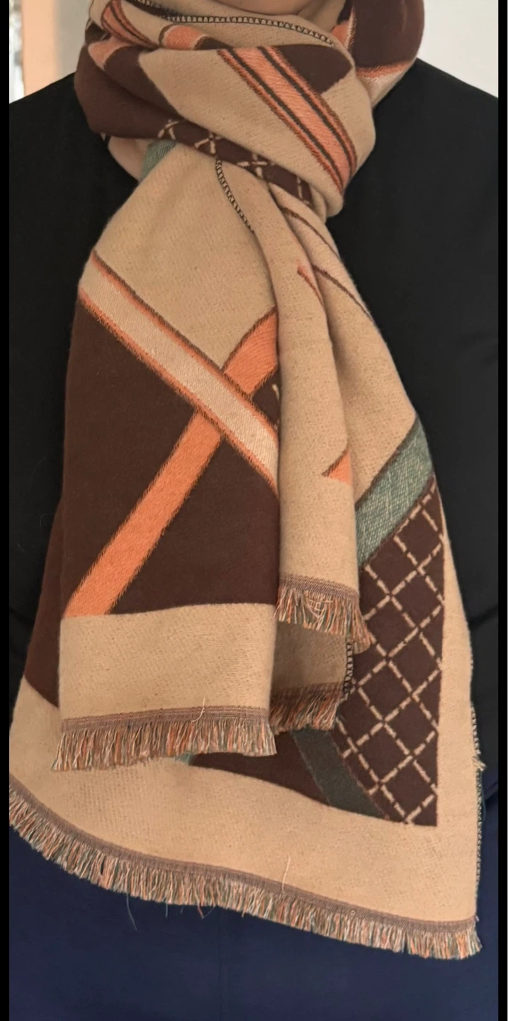 Scarf /shawl with Belt and Plaid Pattern