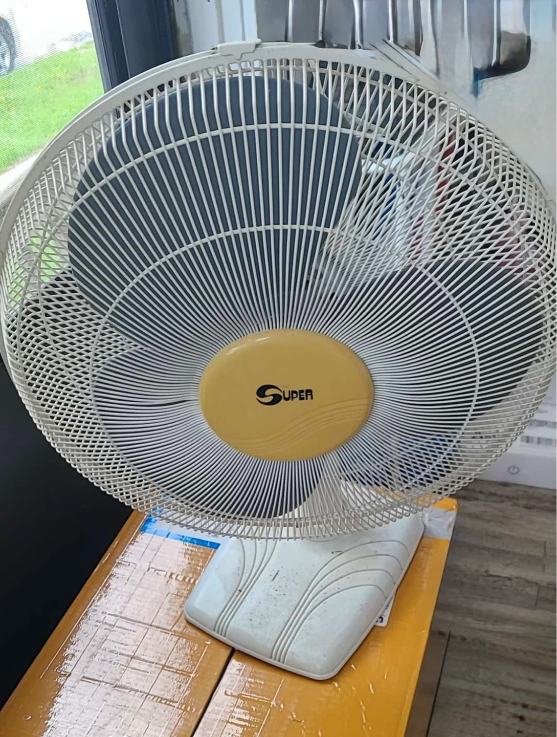 SUPER Oscillating Pedestal Fan