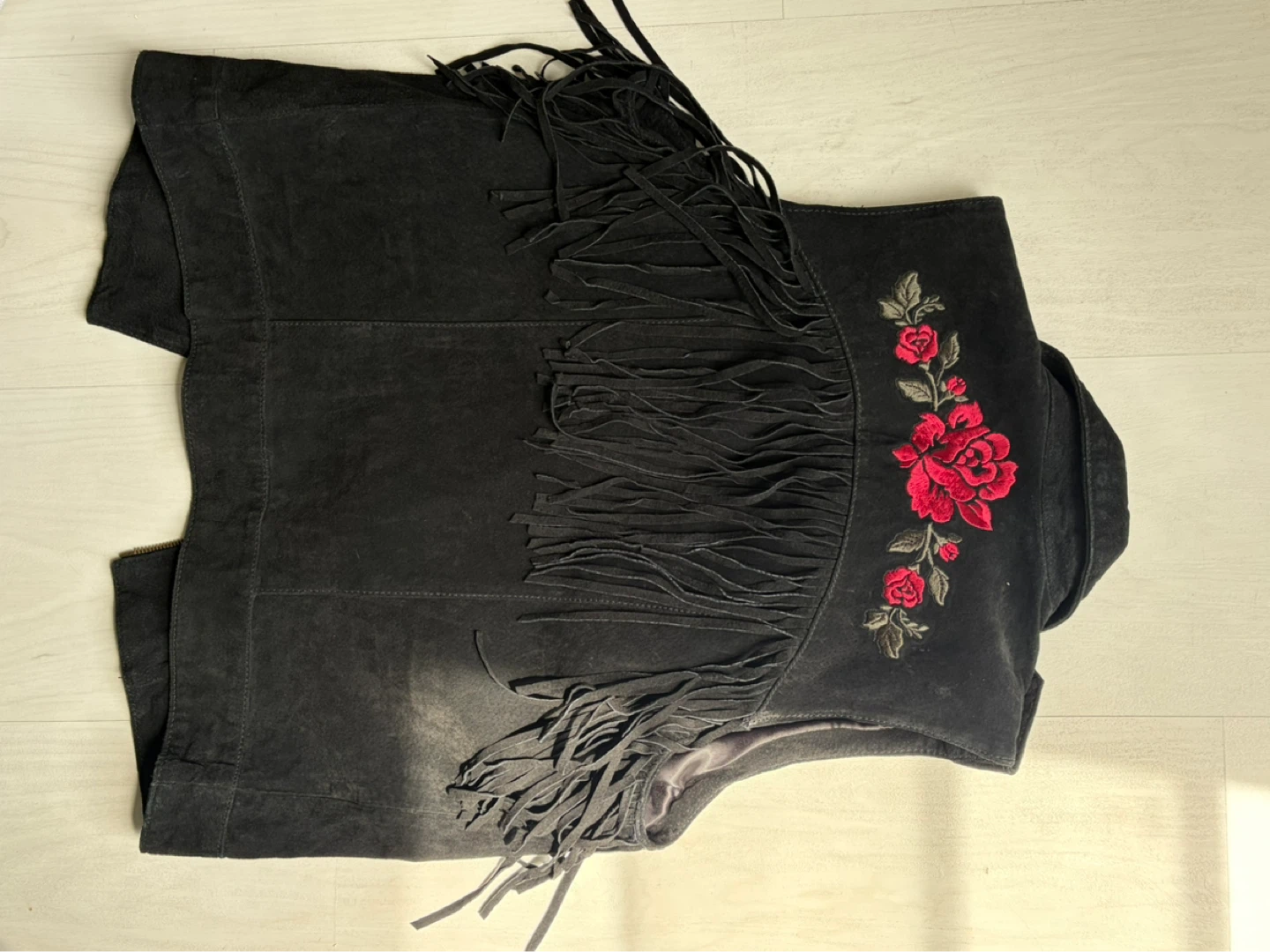 Vintage Forever 21 - Black Suede Fringe Rose Embroidered Vest - photo 4