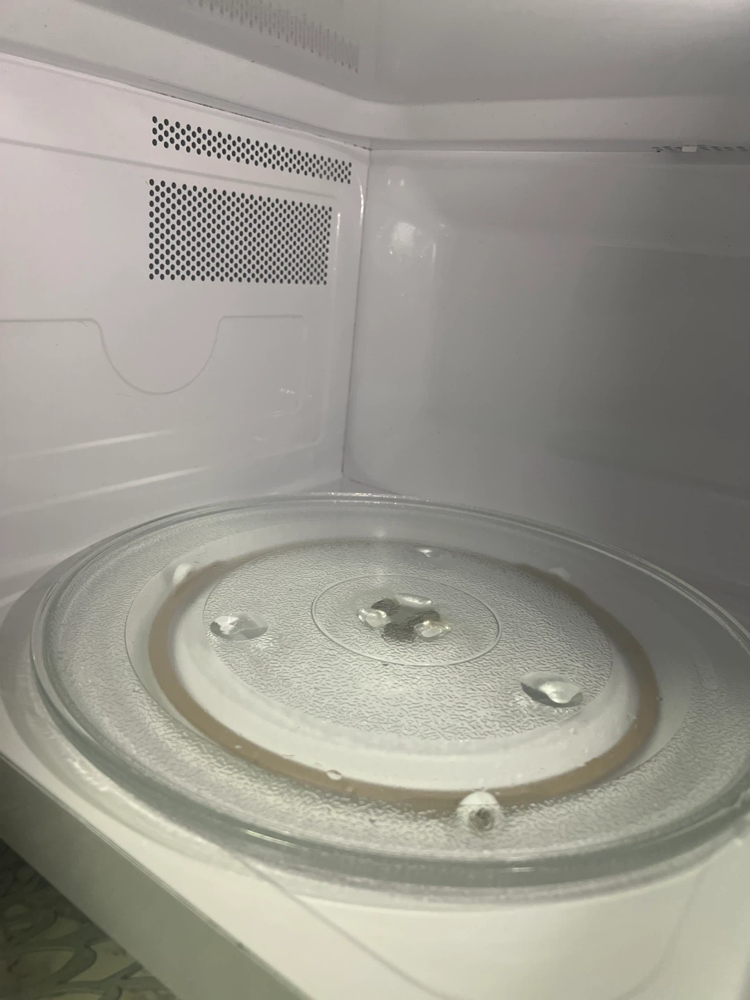 Toshiba Microwave Oven - photo 3