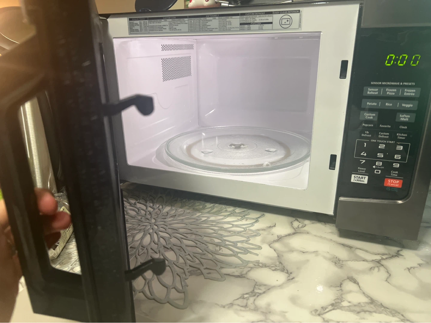 Toshiba Microwave Oven - photo 4