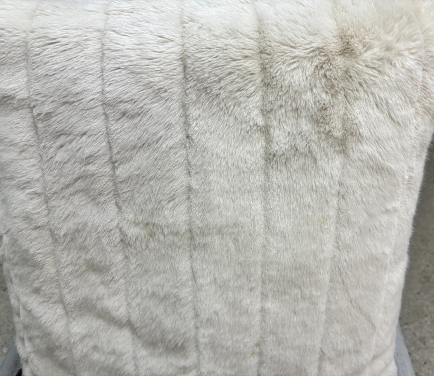 Throw/bedding accent pillows - photo 3