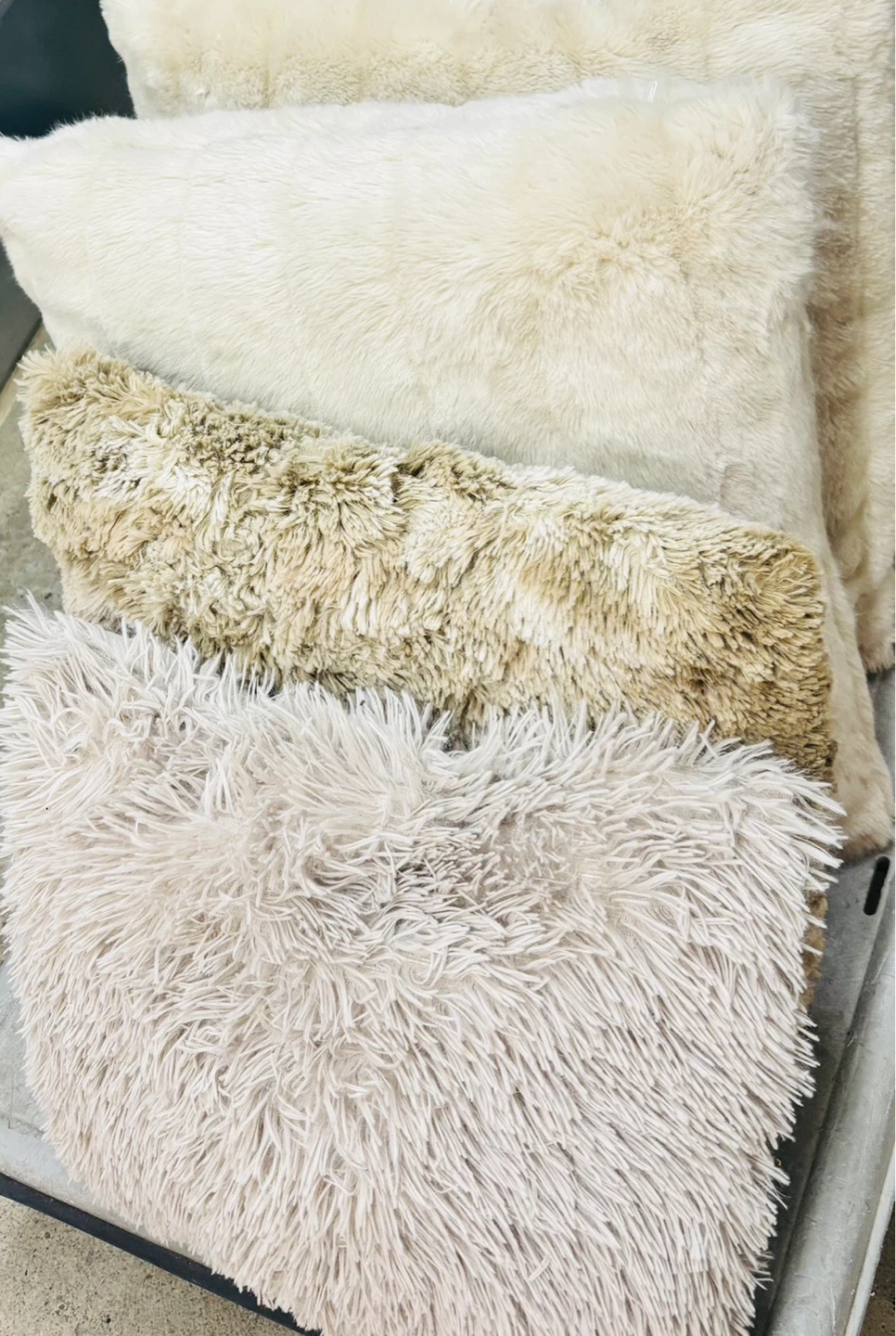 Throw/bedding accent pillows - photo 2
