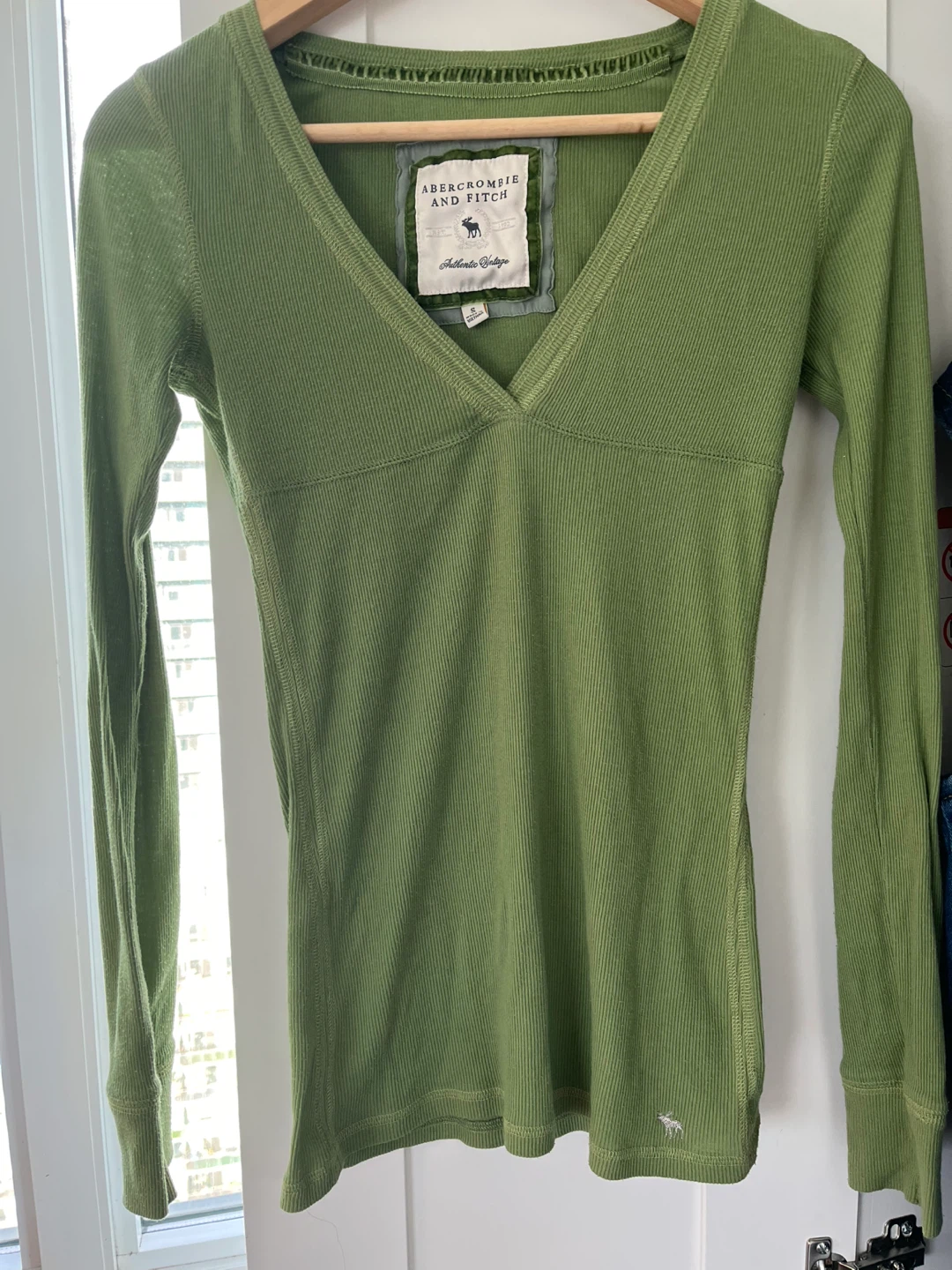 Authentic Abercrombie & Fitch  V-Neck Top - Green - Size S - photo 2