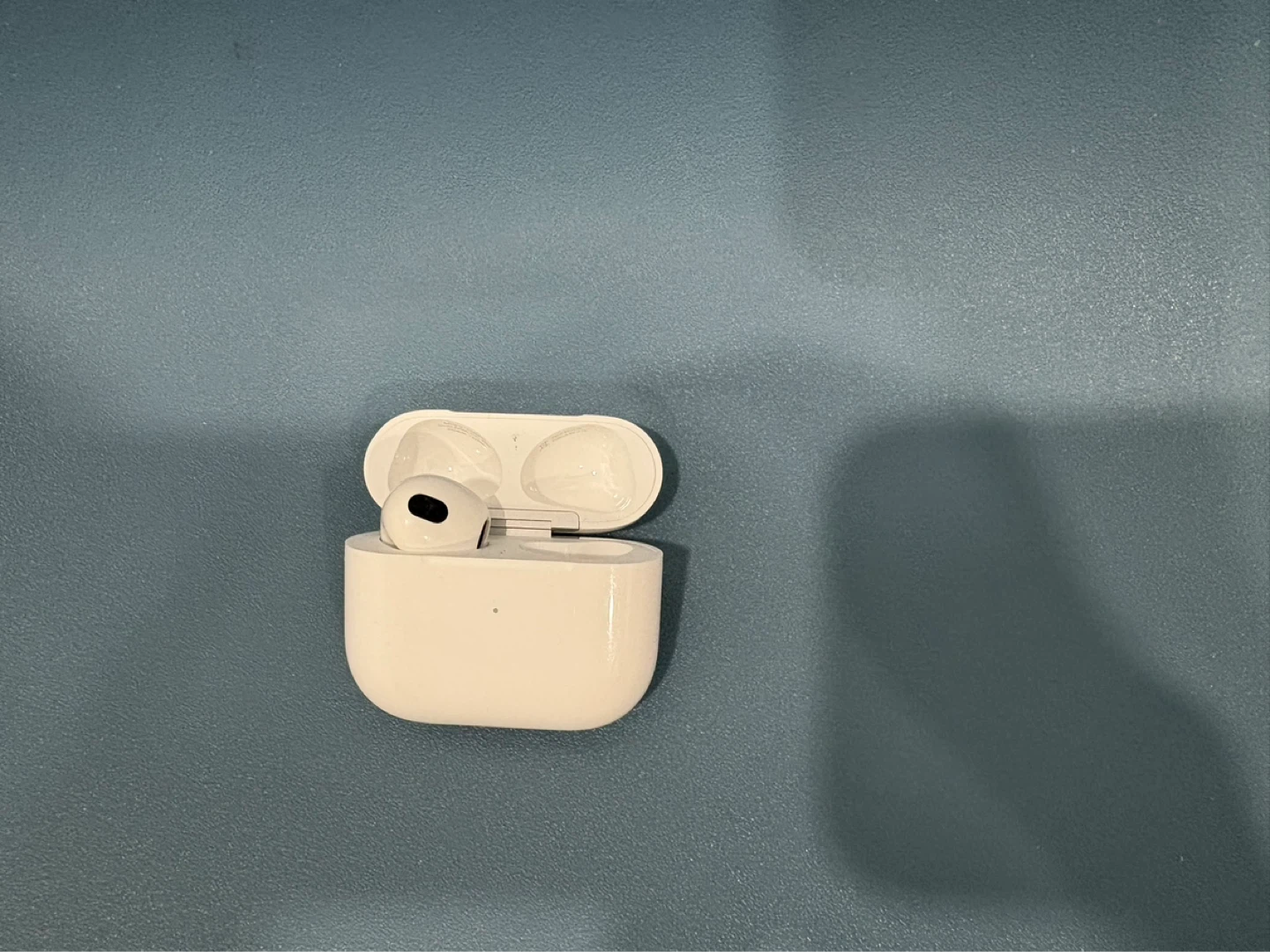 Apple AirPods3 with Charging Case