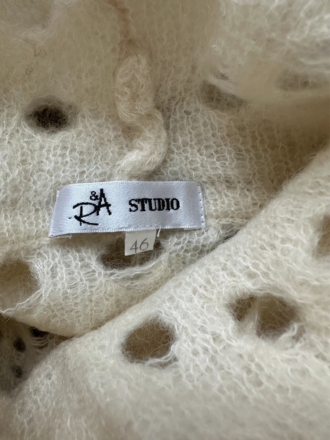 Vintage R&A Studio Cream Knit Sweater Size 46 - photo 2