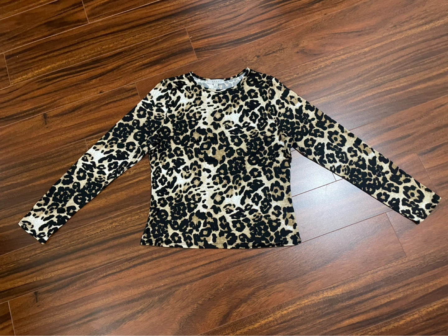 Gaze women’s medium long sleeve top, leopard print, black tan