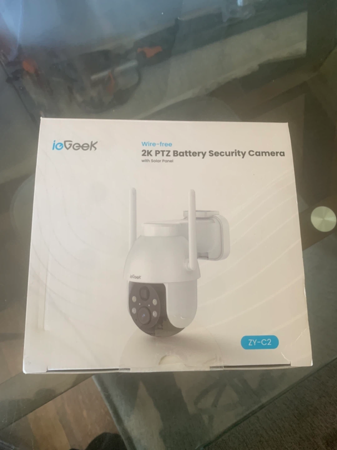 ioGeek Wire-free 2K PTZ Battery Security Camera with Solar Panel