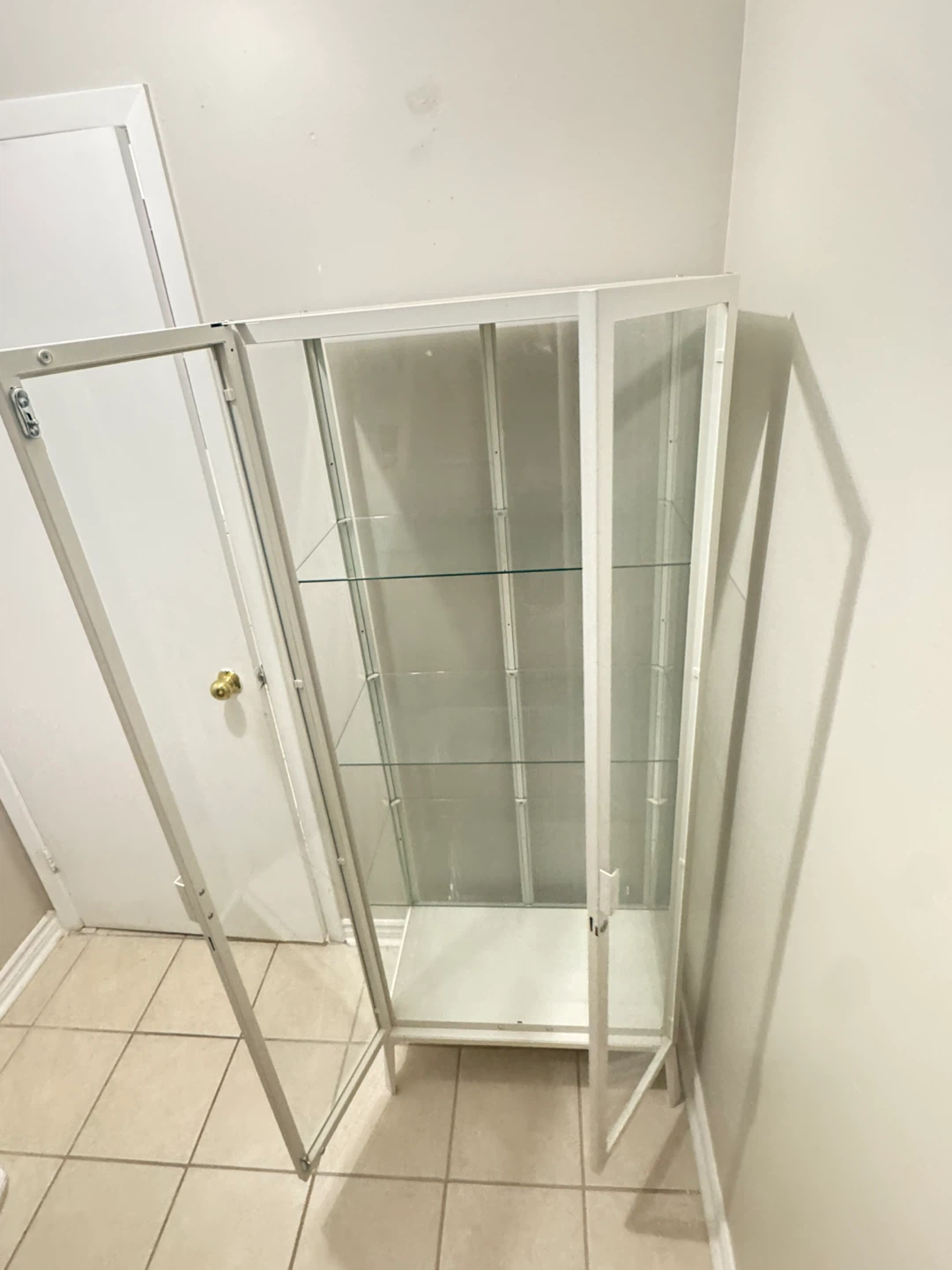 White Glass Display Cabinet - photo 2