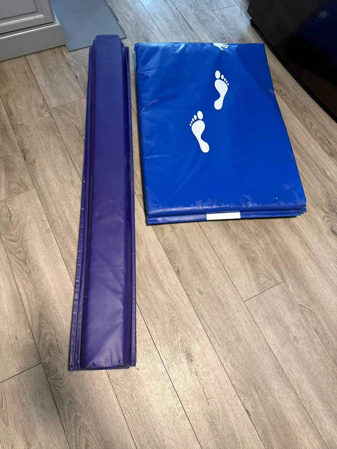 Athletic Training Mat with Footprints - photo 4