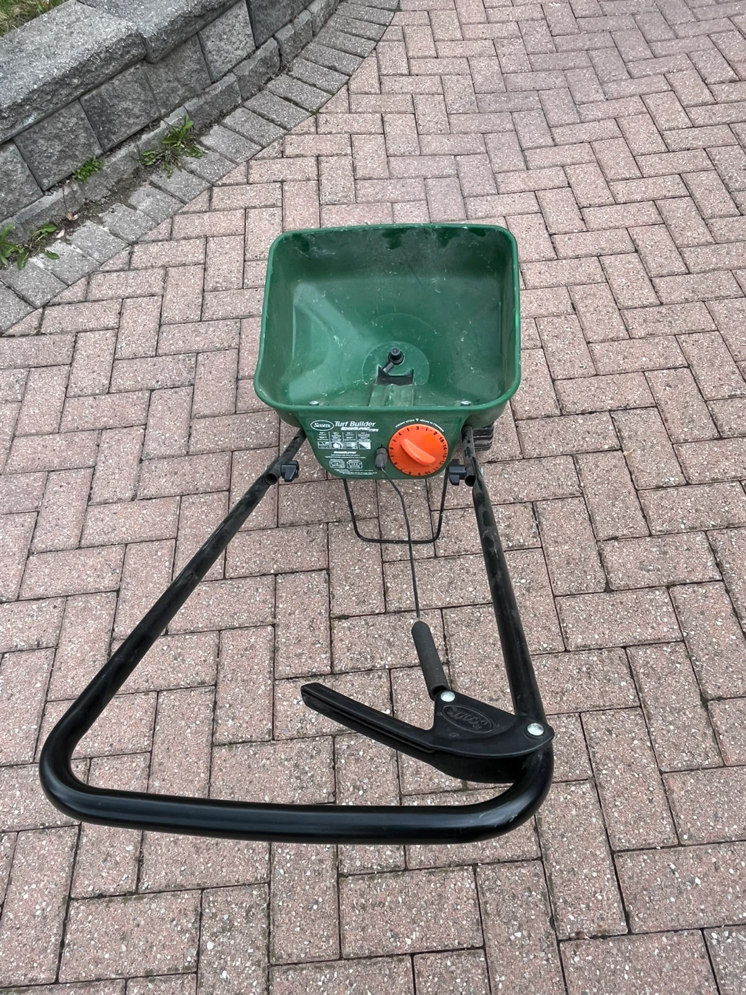 Scotts Turf Builder Spreader