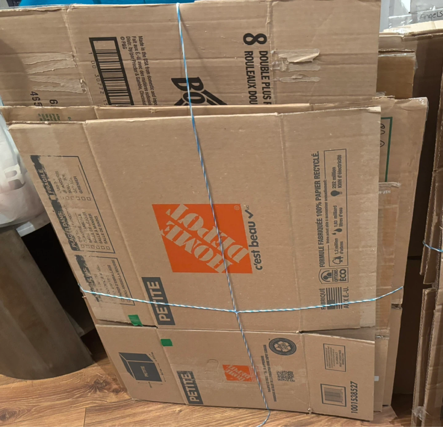Aprox 50 Cardboard Moving Boxes - Medium & Petite Sizes - photo 4