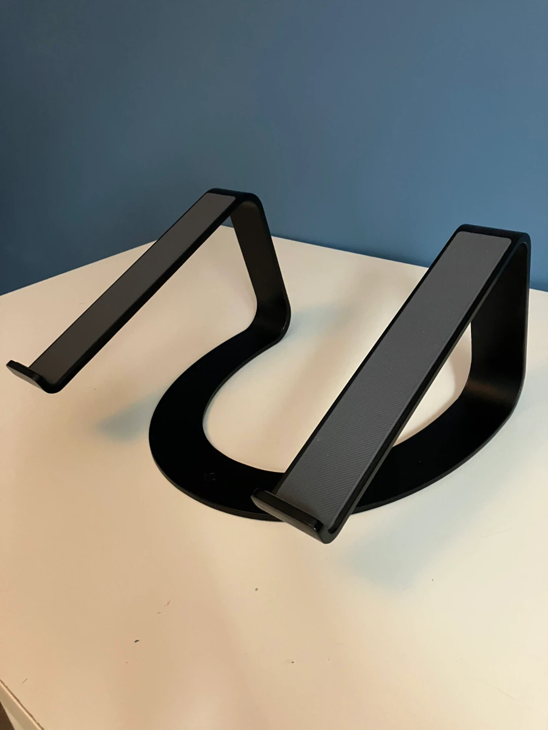 Twelve South Curve Laptop Stand - Matte Black