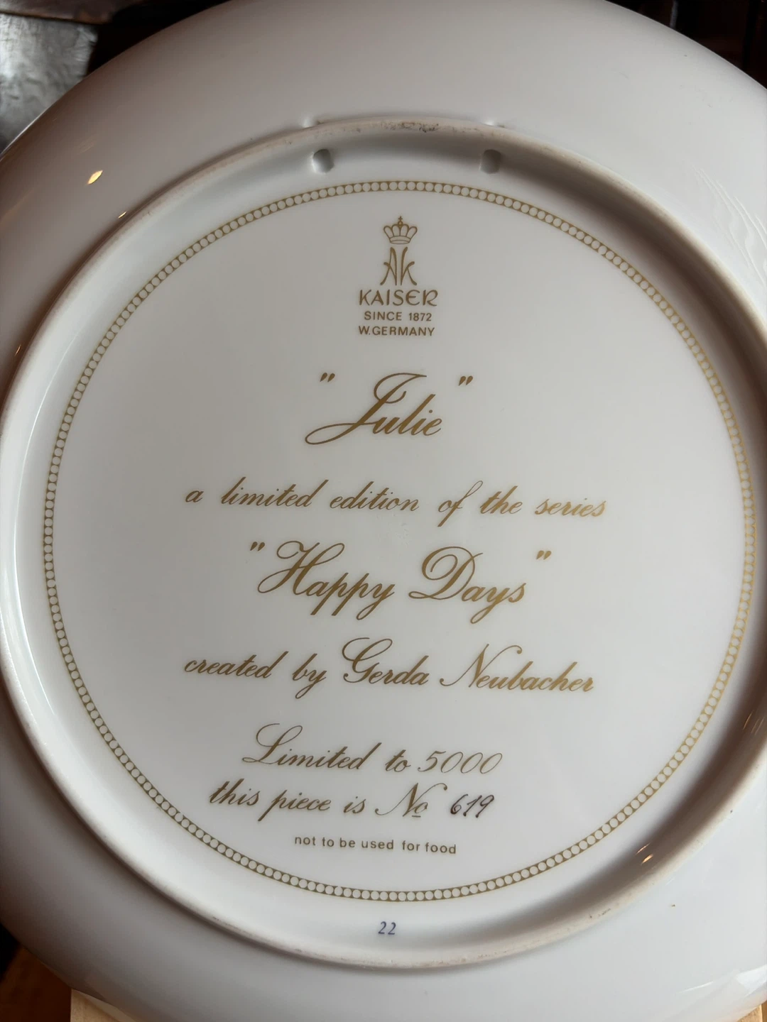 Collector Plate entitled ‘Julie from Happy Days Series’ - photo 3